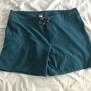 EUC Women's aqua teal shorts 14